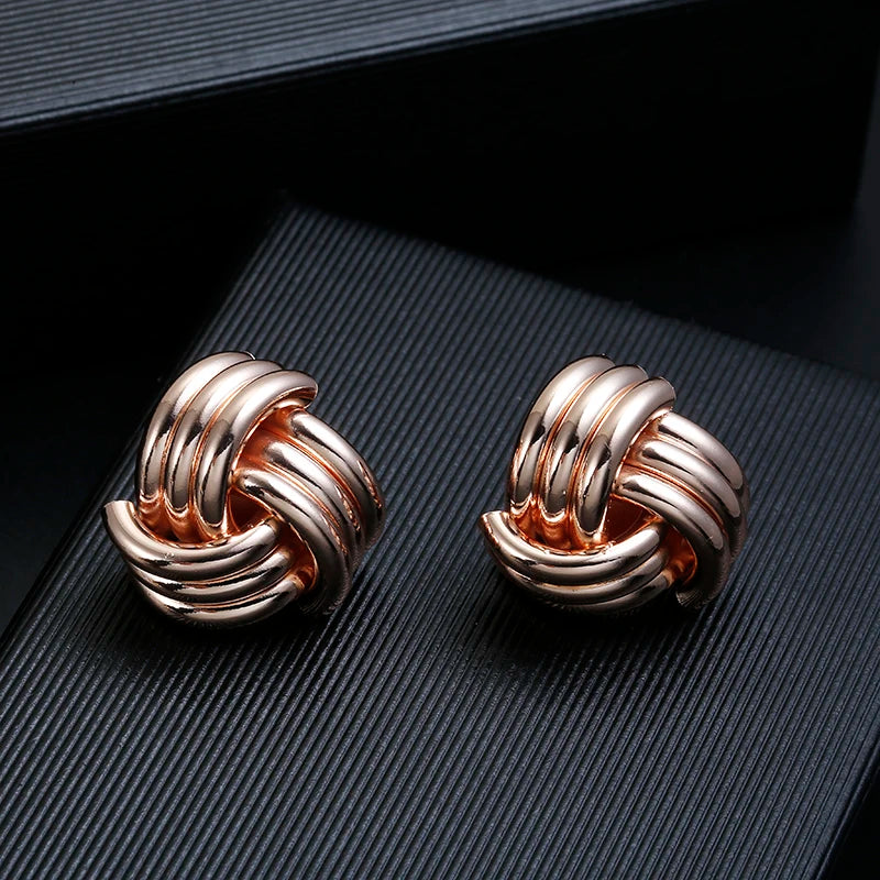 Boucles d'oreilles à clip vintage non percées, boucles d'oreilles géométriques en métal doré pour femmes.