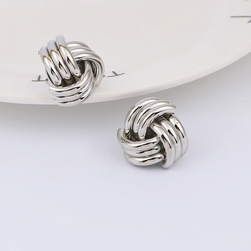 Boucles d'oreilles à clip vintage non percées, boucles d'oreilles géométriques en métal doré pour femmes.