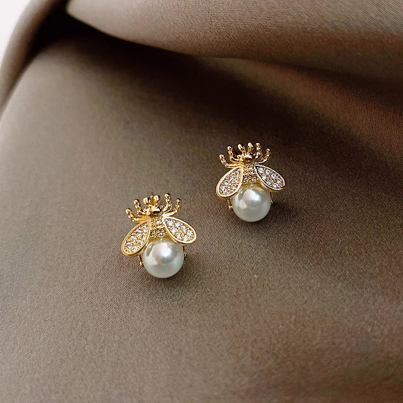 New French Retro Crystal Pearl Stud Earrings For Women Exquisite Bee Small Earrings Fashion Jewelry Gift Mujer Boucle D'oreille