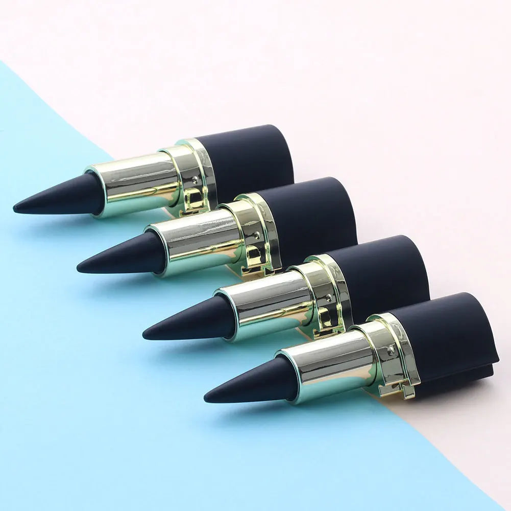 Eyeliner imperméable à séchage rapide, mat à extrémité unique noir solide.