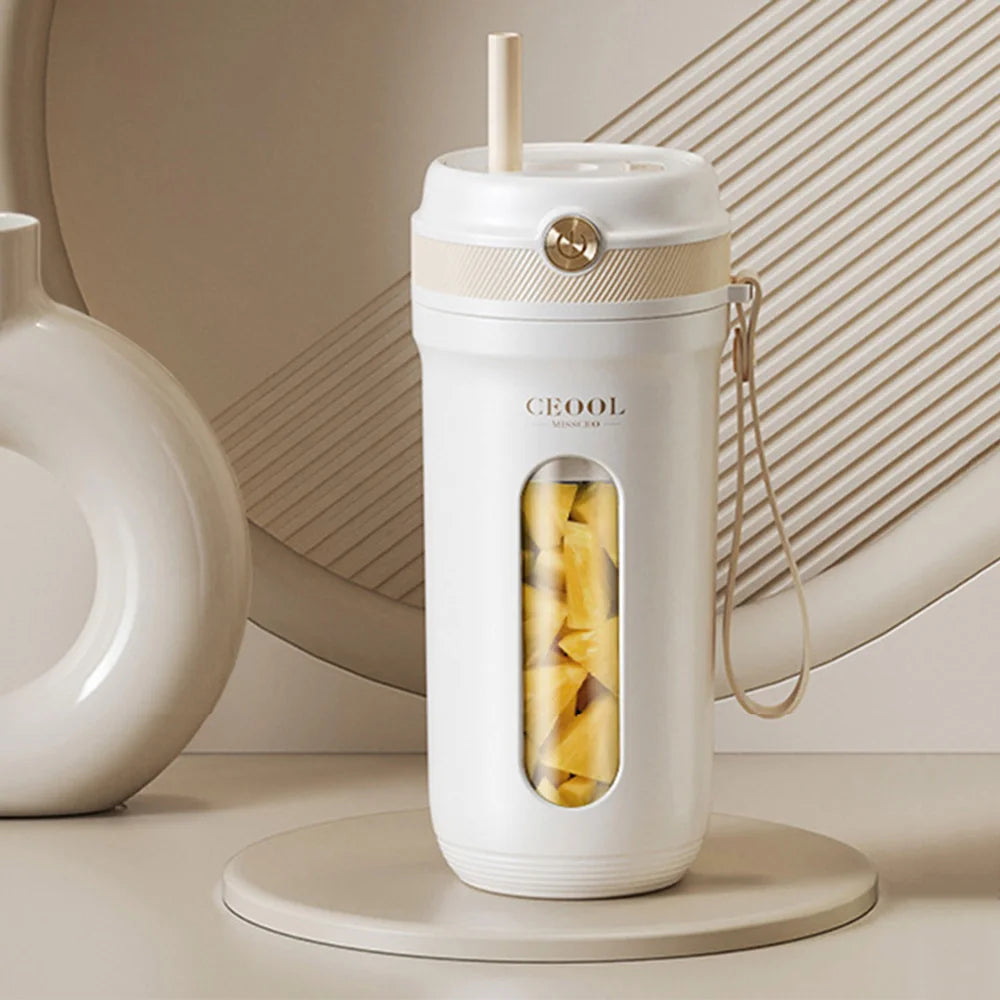 cette tasse rechargeable de 350ml vous permet de créer des boissons saines et délicieuses en quelques secondes. Idéal pour les voyages et les pique-niques