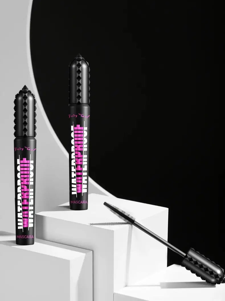 Mascara noir imperméable, allongement Extension