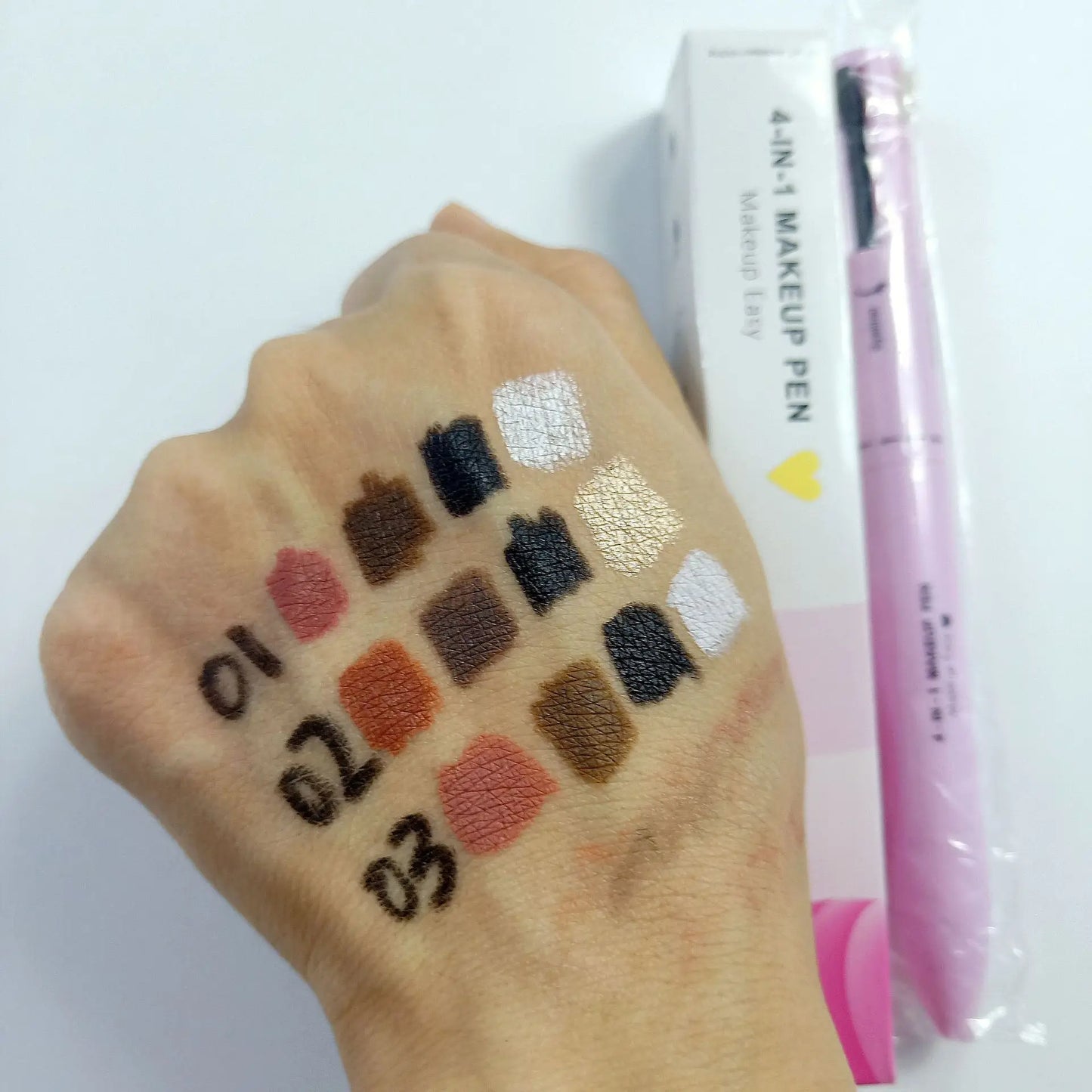 Crayon à sourcils 4 en 1, eye-liner, waterproof, longue tenue.