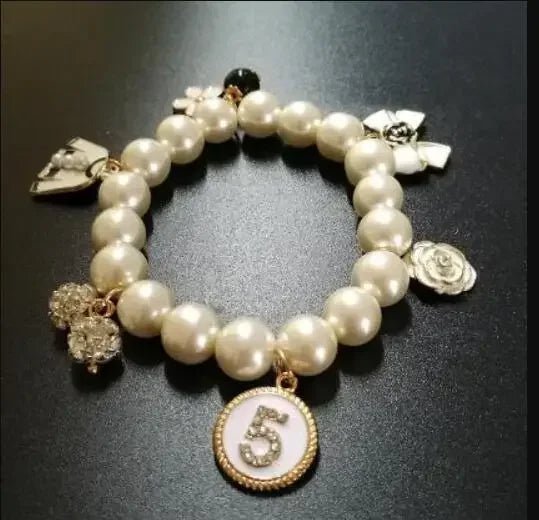 Bracelet de Luxe à Pampilles en Perles – Cristal No.5, Cadeau Élégant pour Femme