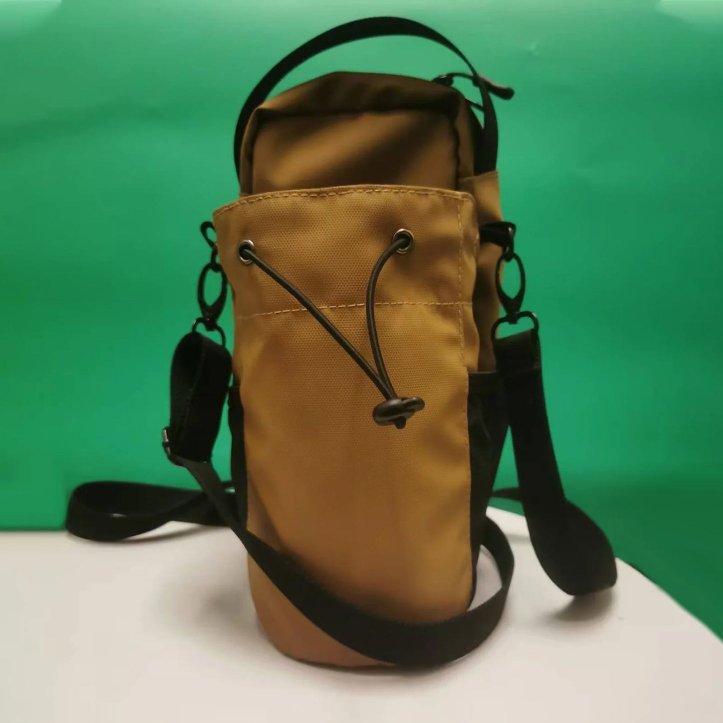 Sac à bandoulière magnétique pour salle de sport Bouteille d’eau et support de téléphone Sac à bandoulière imperméable pour les sports de plein air Accessoires de fitness de voyage