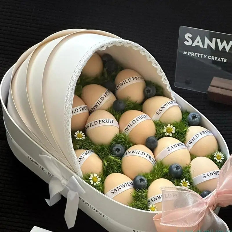 Coffret cadeau unique en forme de berceau, réutilisable, idéal pour baby shower