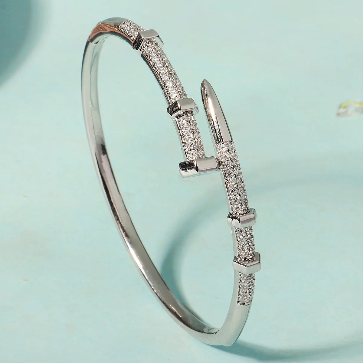 Bracelet Classique en Acier Inoxydable – Zircon Scintillant pour Femme