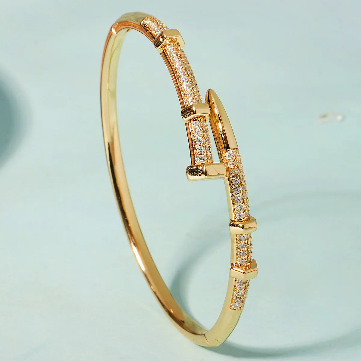 Bracelet Classique en Acier Inoxydable – Zircon Scintillant pour Femme