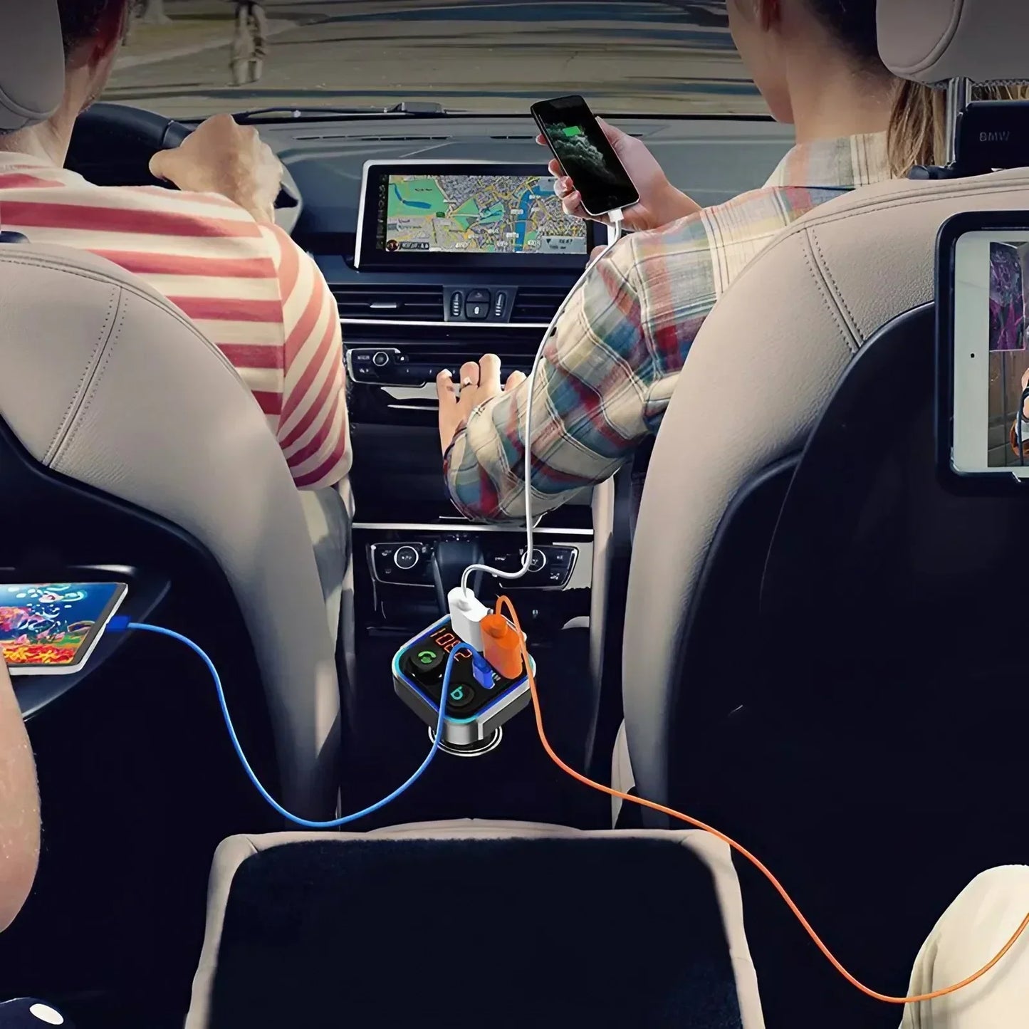 Chargeur de voiture rétractable 4 en 1 Chargeur de voiture à charge rapide avec câble USB de type C et 2 ports de charge de type C, chargeur de voiture universel