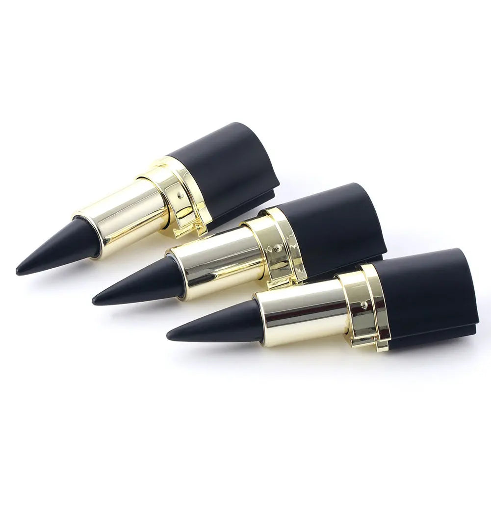 Eyeliner imperméable à séchage rapide, mat à extrémité unique noir solide.