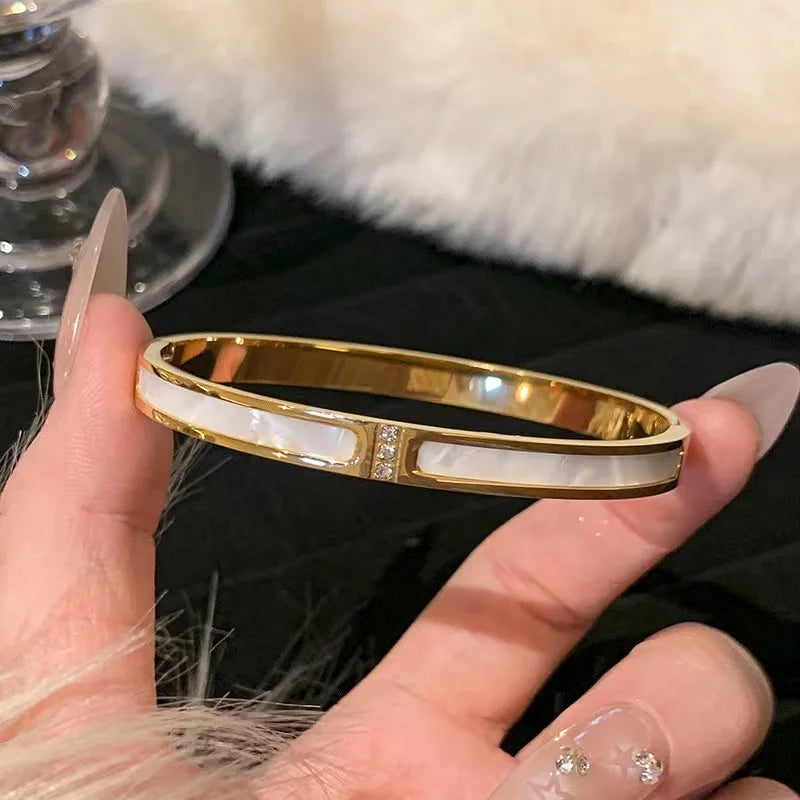 Bracelet Élégant Or avec Strass Scintillants – Acier Inoxydable Glamour
