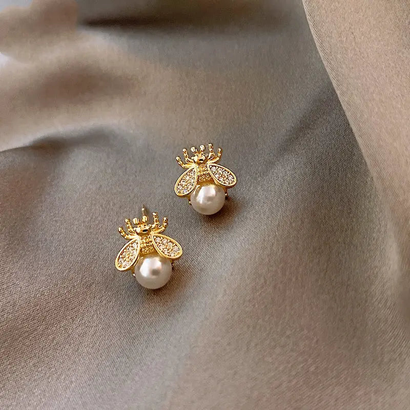 New French Retro Crystal Pearl Stud Earrings For Women Exquisite Bee Small Earrings Fashion Jewelry Gift Mujer Boucle D'oreille
