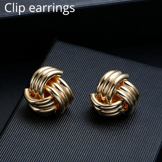Boucles d'oreilles à clip vintage non percées, boucles d'oreilles géométriques en métal doré pour femmes.
