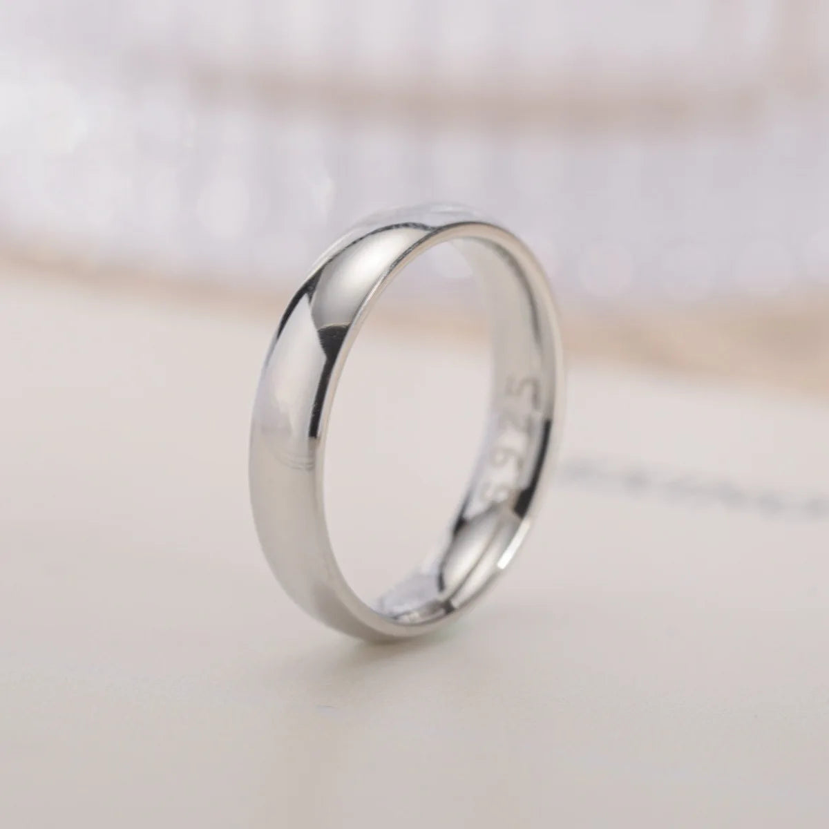 Bague Couple en Acier Inoxydable Plaqué Or 18K – Couleur Argent, 4 mm