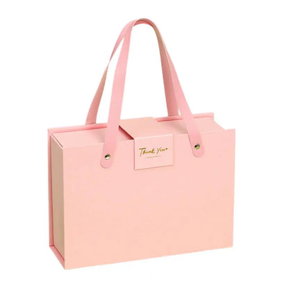 Coffret cadeau à fermeture magnétique, élégant avec fermeture cachée.