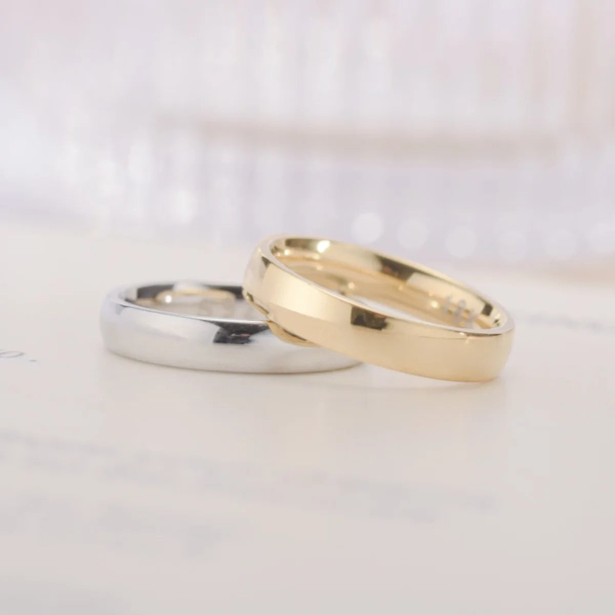 Bague Couple en Acier Inoxydable Plaqué Or 18K – Couleur Argent, 4 mm