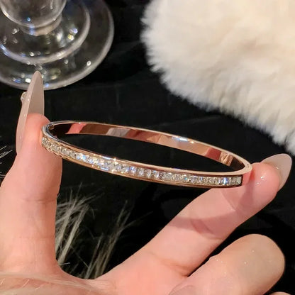 Bracelet Luxe en Acier Titane – Or Rose & Zircon Scintillant