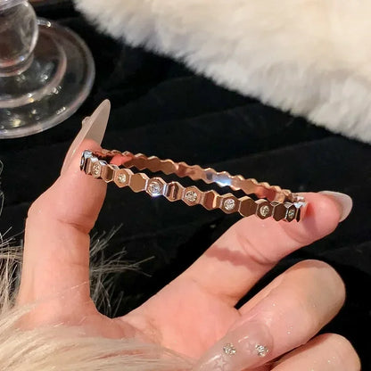 Bracelet Luxe en Acier Titane – Or Rose & Zircon Scintillant