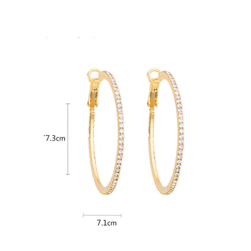 Boucles d'Oreilles Créoles Rondes en Cristal – Bijoux Géométriques & Strass Tendance 2025