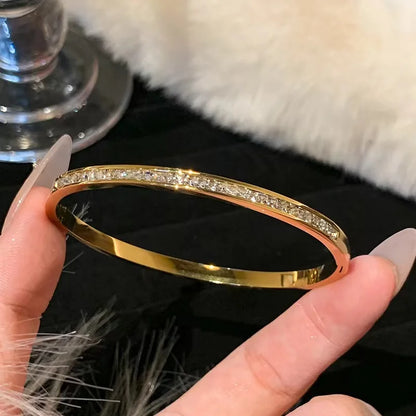 Bracelet Élégant Or avec Strass Scintillants – Acier Inoxydable Glamour