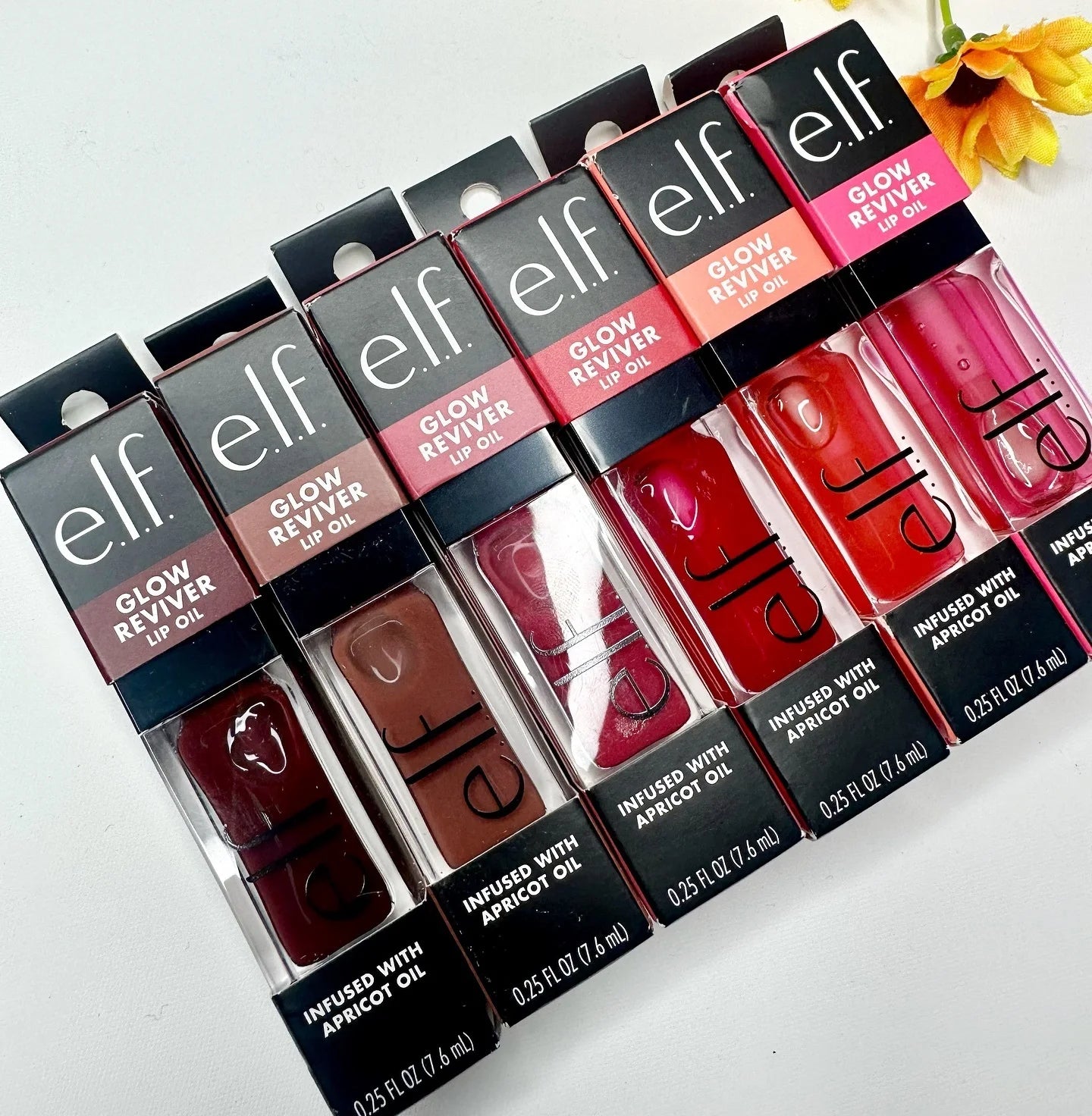 Brillant à lèvres Elf Glow Reviver – Hydratante et nourrissante,  des lèvres lisses et éclatantes.