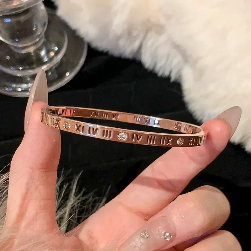 Bracelet Luxe en Acier Titane – Or Rose & Zircon Scintillant