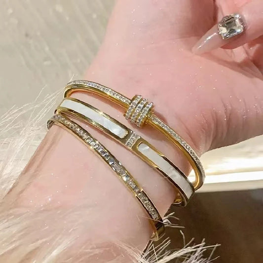 Bracelet Élégant Or avec Strass Scintillants – Acier Inoxydable Glamour